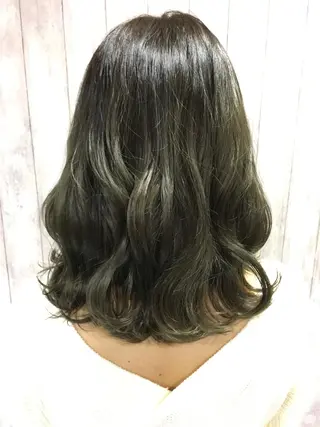 カラー トップスタイリスト 小澤純一のヘアスタイル