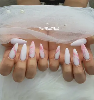 ミディアム Pio Mielのネイルデザイン