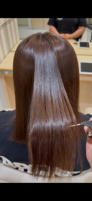 ミディアム 鵜野 惠帆のヘアスタイル