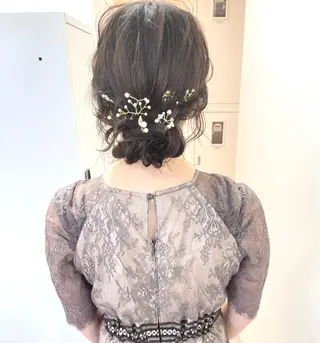 ヘアアレンジ misaki🎀 まろみ透け感カラーのヘアスタイル