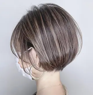 ショート カラー ジェム　ラ　プレゼンス所属・横山 ひかりのヘアスタイル