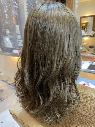 カラー putri 副店長 岸本　拓真のヘアスタイル