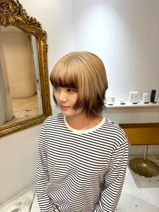 ショート 🩶ハイトーン🖤 URARAのヘアスタイル