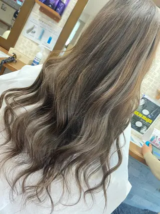 セミロング LOPEZ LAB所属・🦁LOPEZLAB /RUNA🌙のヘアスタイル