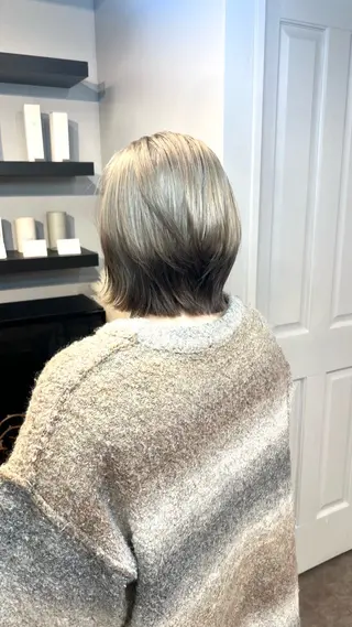 ミディアム カラー ミルクティー/ピンク /ブロンド 咲良のヘアスタイル