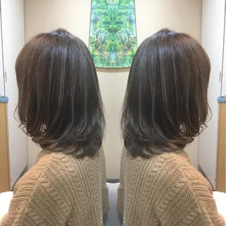 ミディアム カラー 🐝肥田 しょーと🐝のヘアスタイル