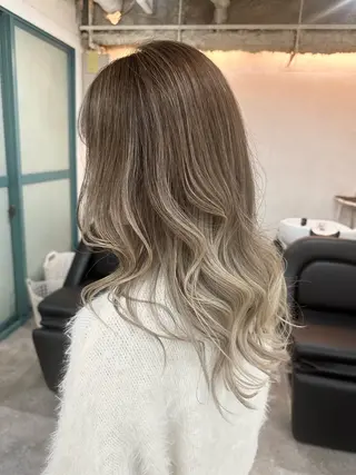 ロング カラー ヘアアレンジ SALOWIN京都河原町Suite店所属・外国人風レイヤー/ ハイトーンSHUのヘアスタイル