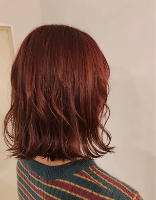 カラー ヘアーサロングラッド所属・三村 桜生のヘアスタイル