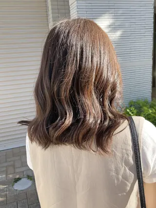 カラー KOKORO 中村 朱里のヘアスタイル