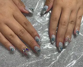 ネイル VIERU 🌈🎀💖のネイルデザイン