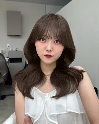 ミディアム Aura所属・丸山 心 / 艶カラーのヘアスタイル