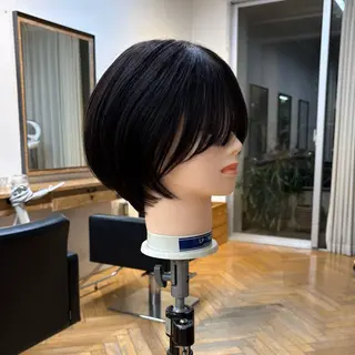 ショート mina / 透明感ベージュカラーのヘアスタイル