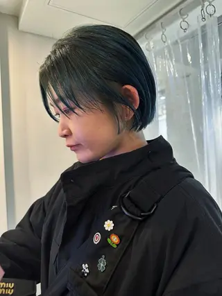 ミディアム カラー remi ボブレイヤー／パーマのヘアスタイル