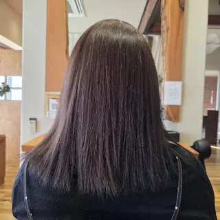 カラー komo. TAKAHIRO のヘアスタイル