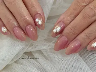 ネイル EMILUCA 本地のネイルデザイン