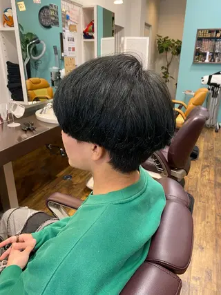 ショート カラー メンズ clomus梅田茶屋町店所属・髪質改善特化美容師 酸性ストレート近藤俊のヘアスタイル