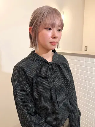 ショート カラー ミルクティーレイヤー Kaito🐩/栄のヘアスタイル