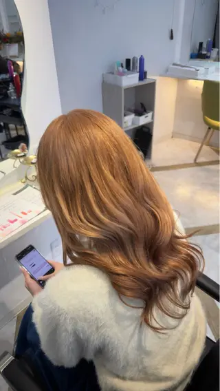 ロング カラー せいと/ウルフ/ ハイトーン/艶髪のヘアスタイル