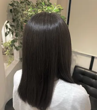 セミロング はしもとひより/ 艶カラー/ストレートのヘアスタイル