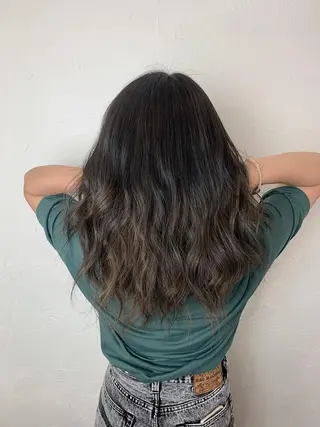 セミロング カラー ALO art hair所属・  AYARIのヘアスタイル