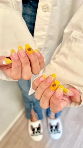 ネイル Minamo 🩵のネイルデザイン