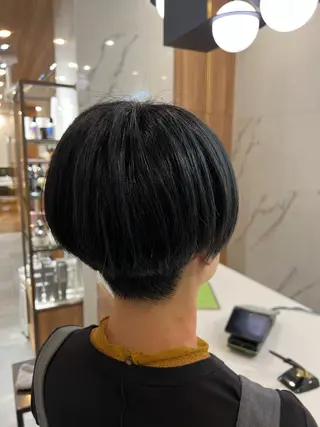 ショート 村中 逸紀のヘアスタイル