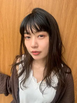 ロング 大井 奈那のヘアスタイル