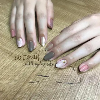 ミディアム ネイル ツメトマツゲ .のネイルデザイン