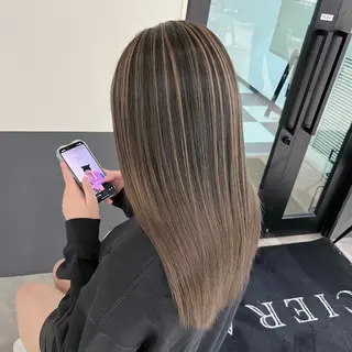セミロング カラー EMMA🤍 CIERA.心斎橋のヘアスタイル