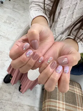 ネイル マハロネイルサロン横浜店所属・吉田 里菜のネイルデザイン