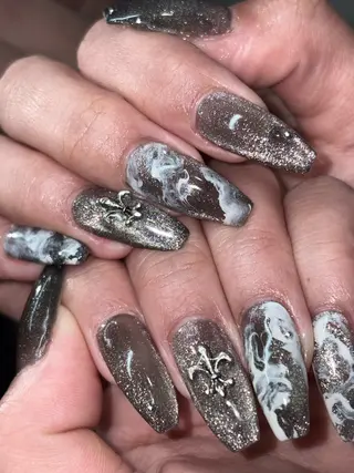 ネイル NES NAIL所属・さゆり￤推しキャラ ￤ロングネイル🩷のネイルデザイン