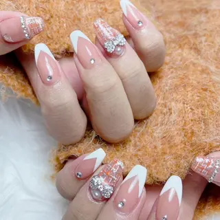 ネイル Elegant beautyルイのネイルデザイン