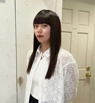 莉乃/縮毛矯正/髪質 改善/艶カラーのヘアスタイル