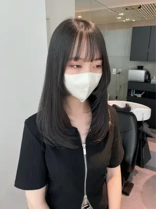 セミロング 銀座／レイヤーカット 🤍内野すみれのヘアスタイル