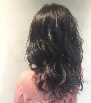 セミロング カラー みつゆ 表参道/原宿のヘアスタイル