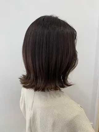 ショート カラー ぱつっとボブ/ 小野あかねのヘアスタイル