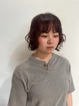 ミディアム パーマ 塩澤 榛奈のヘアスタイル