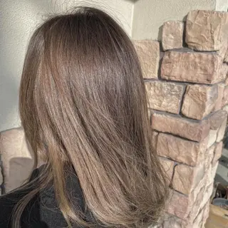 ミディアム カラー hair salon riri所属・寺村 萌々佳のヘアスタイル