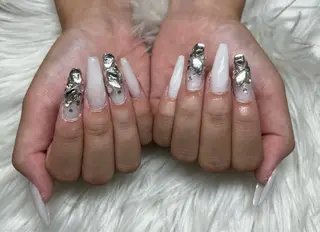 ネイル SOARE🤍 🤍のネイルデザイン