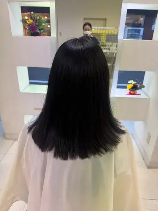 セミロング タカハシ リナのヘアスタイル