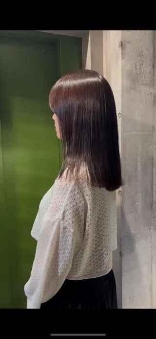 ミディアム nagi レイヤーカットのヘアスタイル