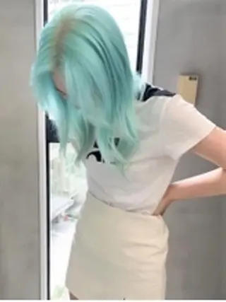 ミディアム カラー 前田 桃花のヘアスタイル