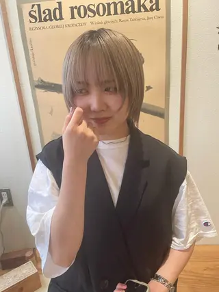 ショート カラー ヒナゴ トヨカズのヘアスタイル