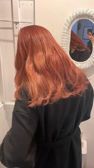 ロング カラー ウシロダ メグミのヘアスタイル