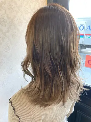 カラー ヒヨシ ルナのヘアスタイル