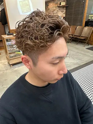ミディアム パーマ メンズパーマ メンズカットYUKIのヘアスタイル