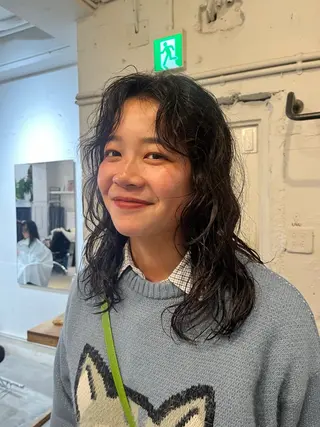 ミディアム パーマ ✴︎UNU ✴︎モエカのヘアスタイル
