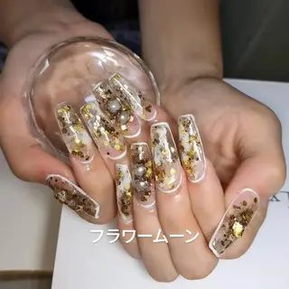 ネイル フラワー ムーンのネイルデザイン