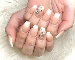 ネイル BEAUTY LINE 湘南台店所属・井上 怜香のネイルデザイン