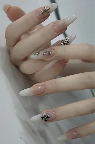 ネイル EMI ANA.CHUOのネイルデザイン